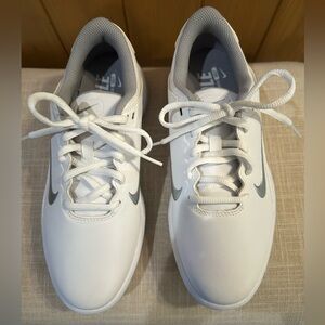 Nike White and Silver Golf Shoe